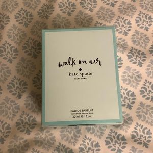 Kate Spade
Walk on Air Eau De Parfum Spray 1.0fl oz
